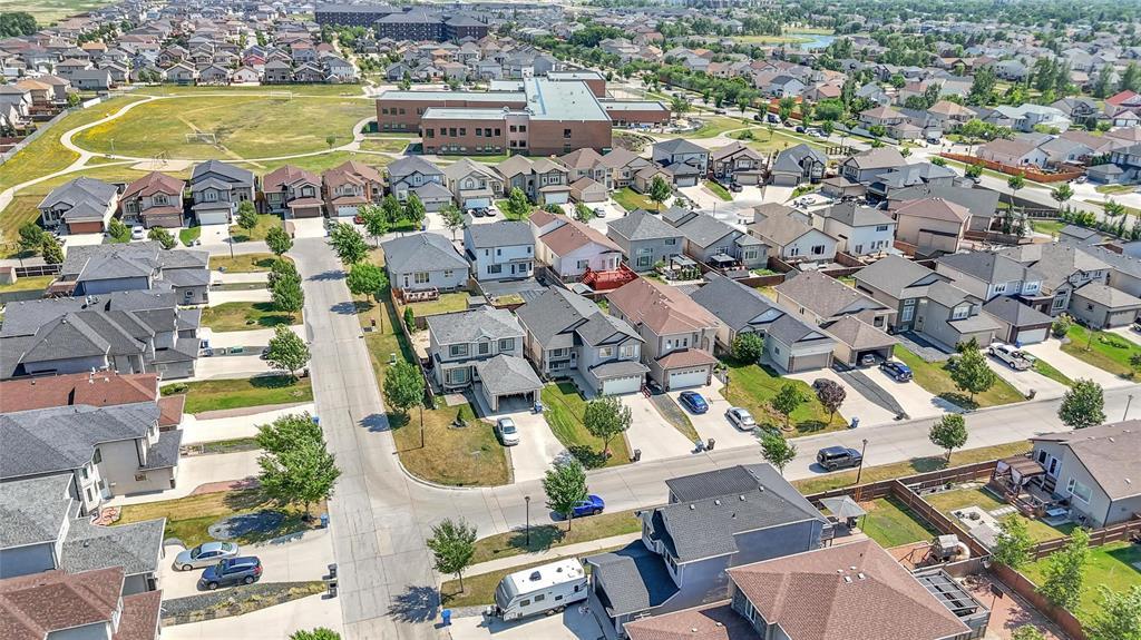 Photo 3 of 39 Barneveld Road, Winnipeg MB