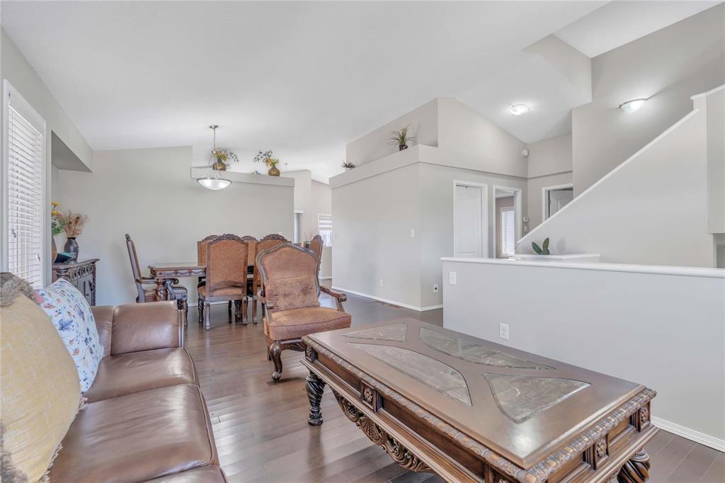 Photo 8 of 39 Barneveld Road, Winnipeg MB