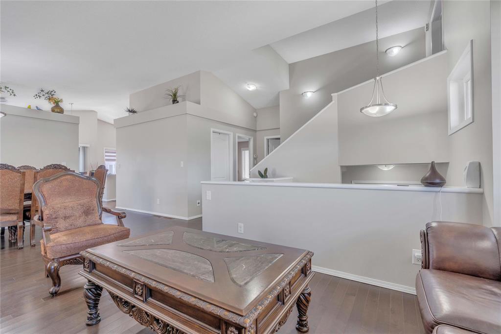 Photo 10 of 39 Barneveld Road, Winnipeg MB