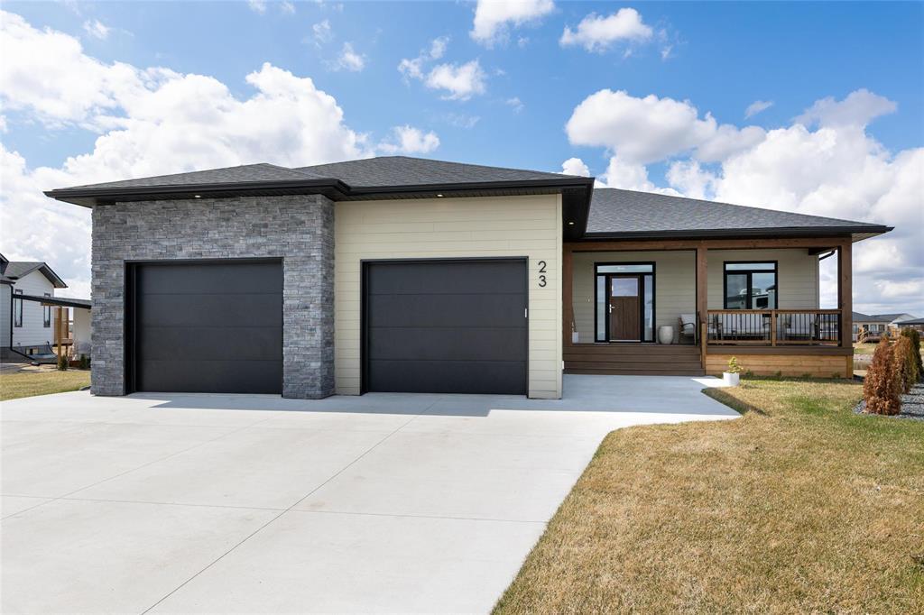 Photo 34 of 23 Murano Cove, Steinbach MB