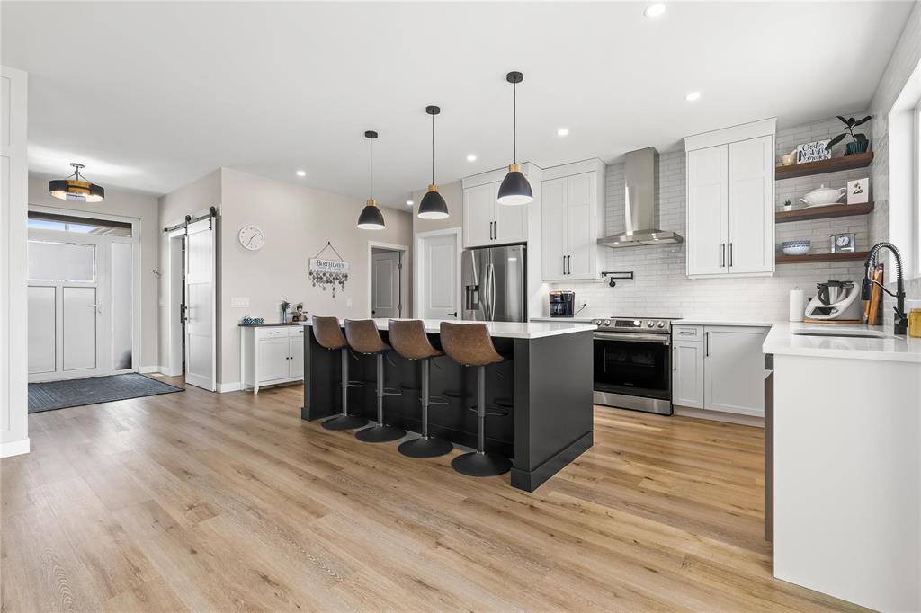 Photo 18 of 23 Murano Cove, Steinbach MB