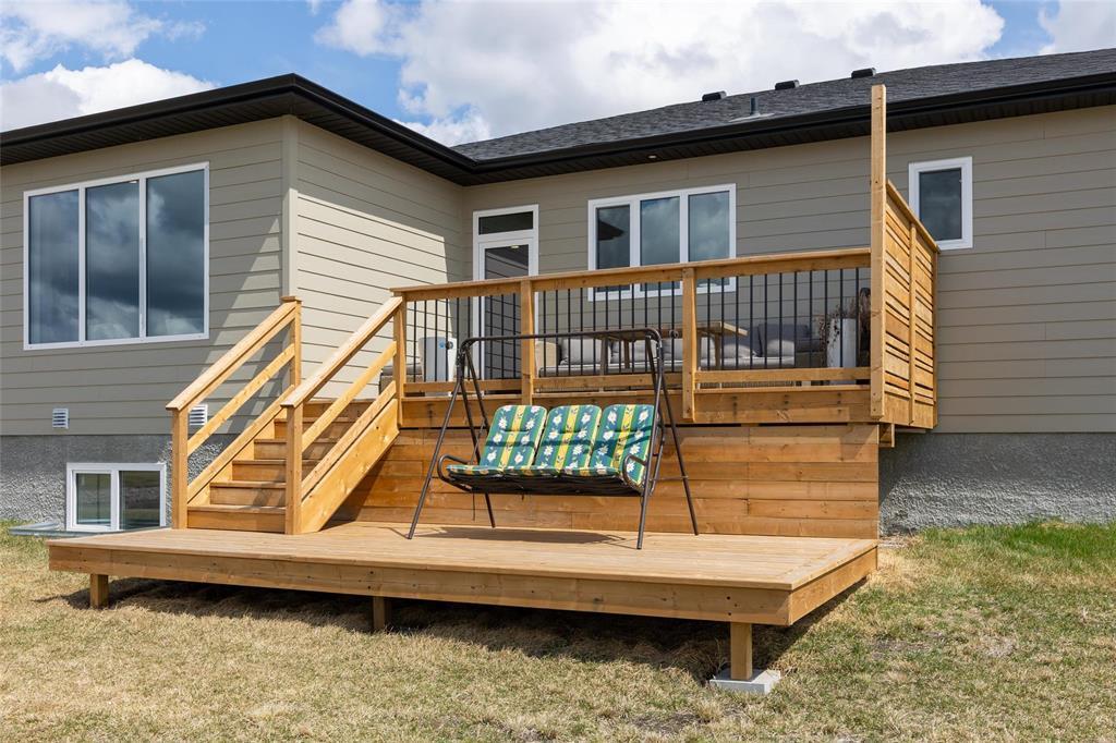 Photo 38 of 23 Murano Cove, Steinbach MB