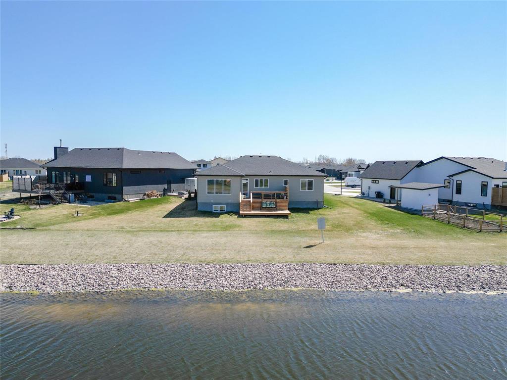 Photo 35 of 23 Murano Cove, Steinbach MB