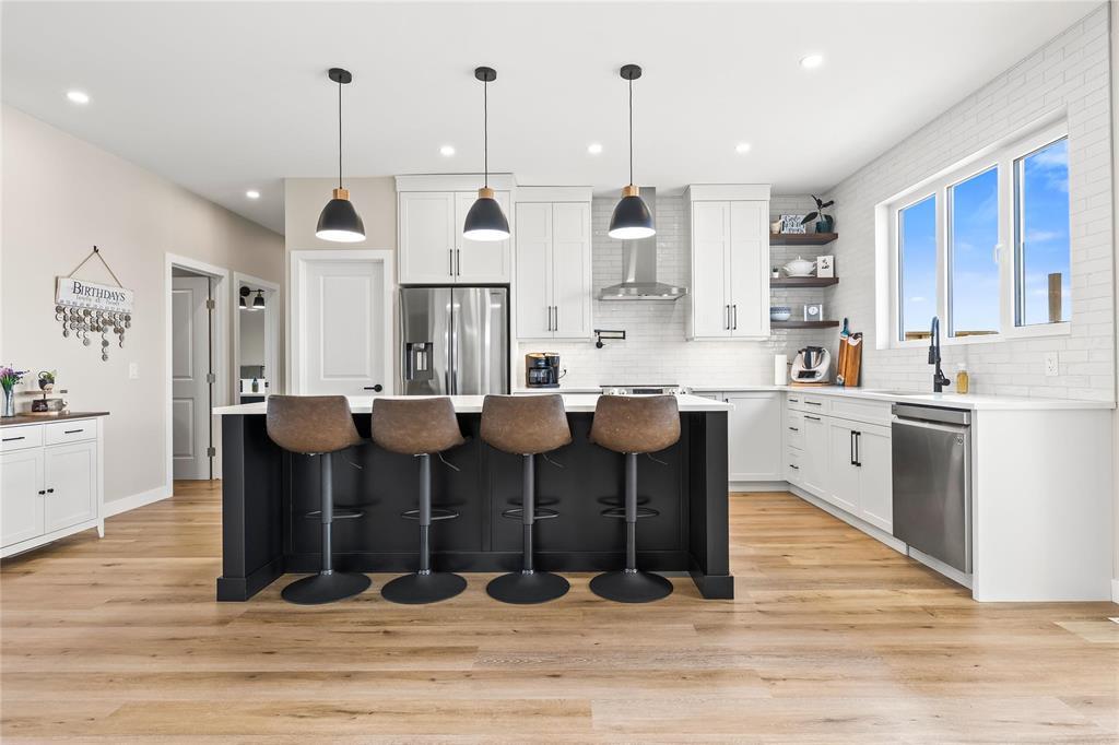 Photo 13 of 23 Murano Cove, Steinbach MB