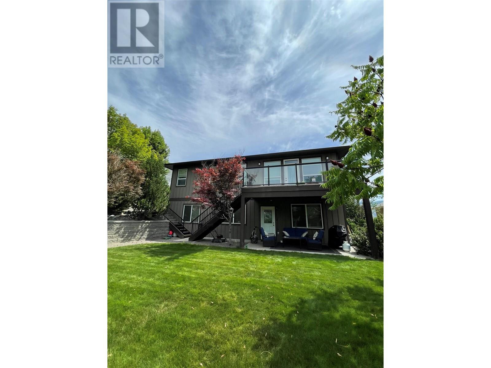 Photo 2 of 552 Trillium Drive, Kamloops BC