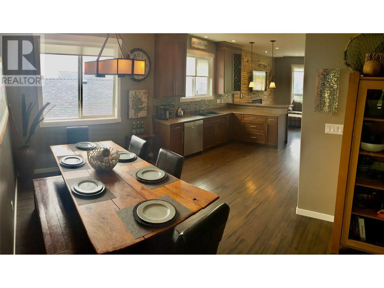 Photo 7 of 552 Trillium Drive, Kamloops BC