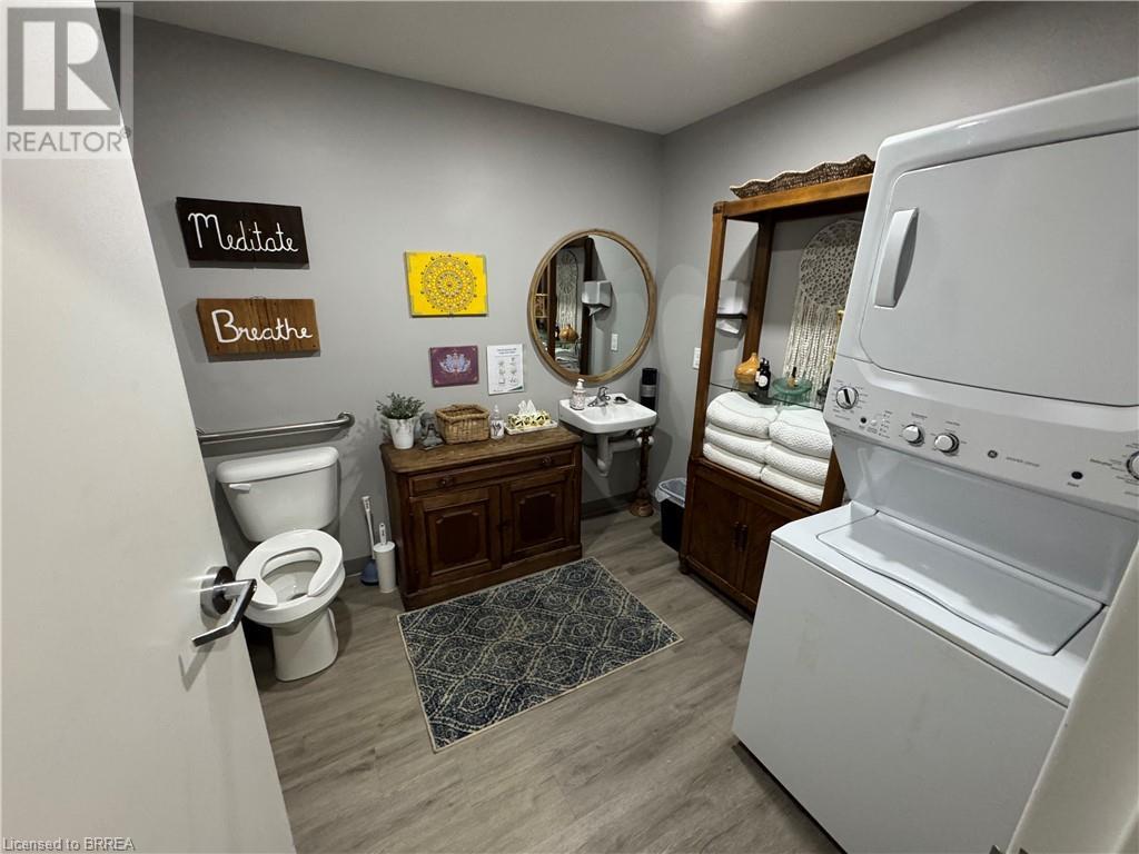 Photo 13 of 125 Sherwood Drive, Brantford ON