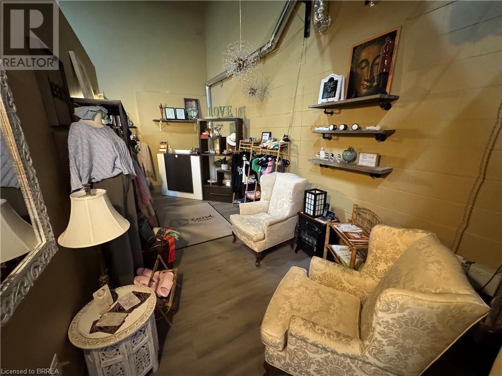 Photo 5 of 125 Sherwood Drive, Brantford ON