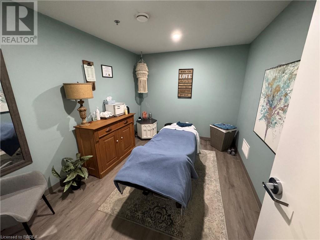 Photo 7 of 125 Sherwood Drive, Brantford ON