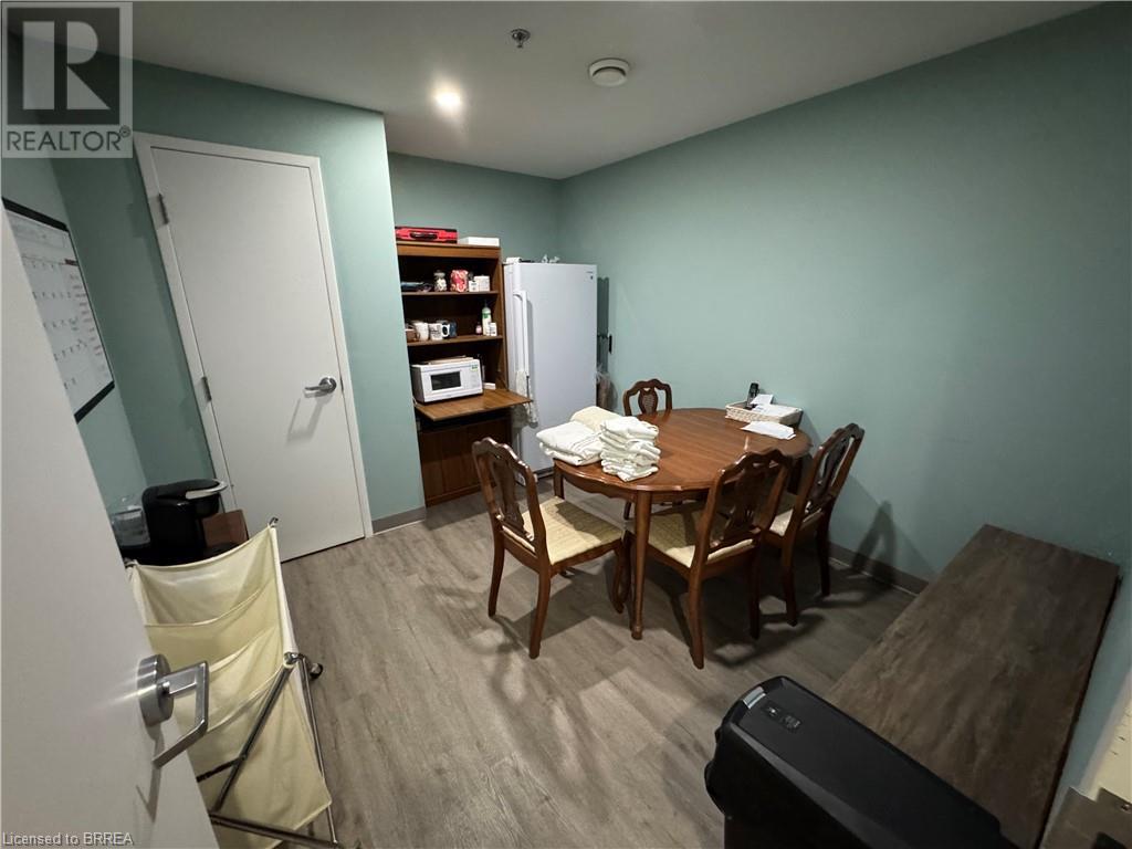 Photo 8 of 125 Sherwood Drive, Brantford ON