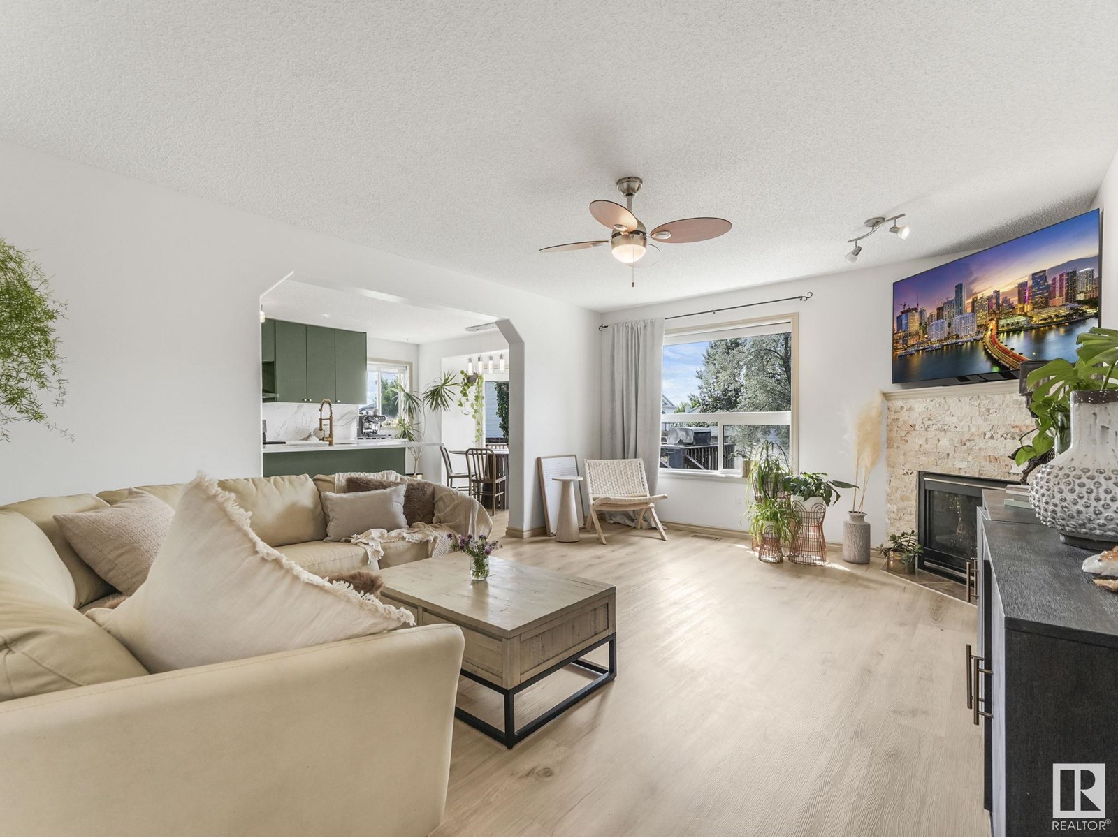 Photo 4 of 3104 42 St, Leduc AB