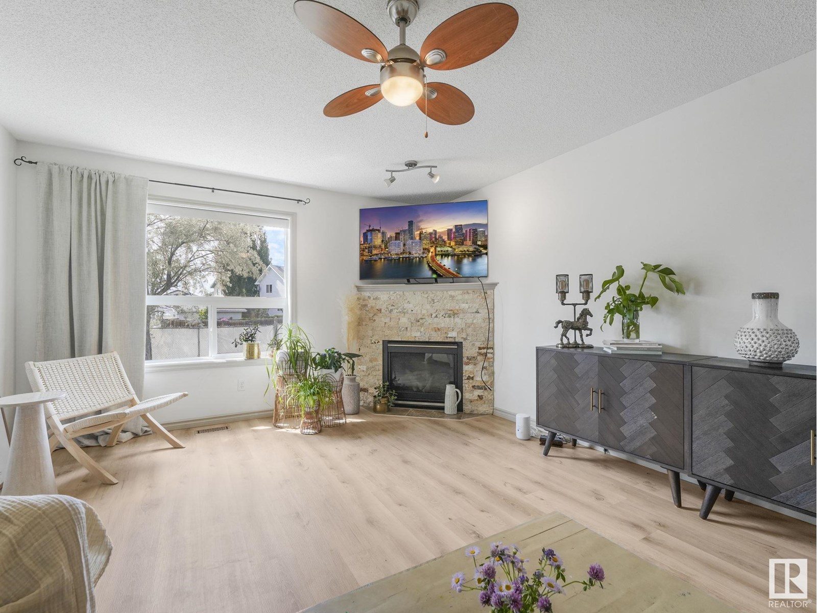 Photo 5 of 3104 42 St, Leduc AB