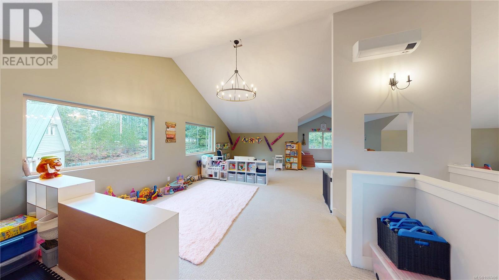 Photo 39 of 907 Hemsworth Rd, Qualicum Beach BC