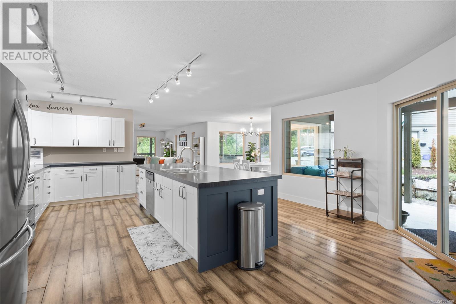 Photo 27 of 907 Hemsworth Rd, Qualicum Beach BC