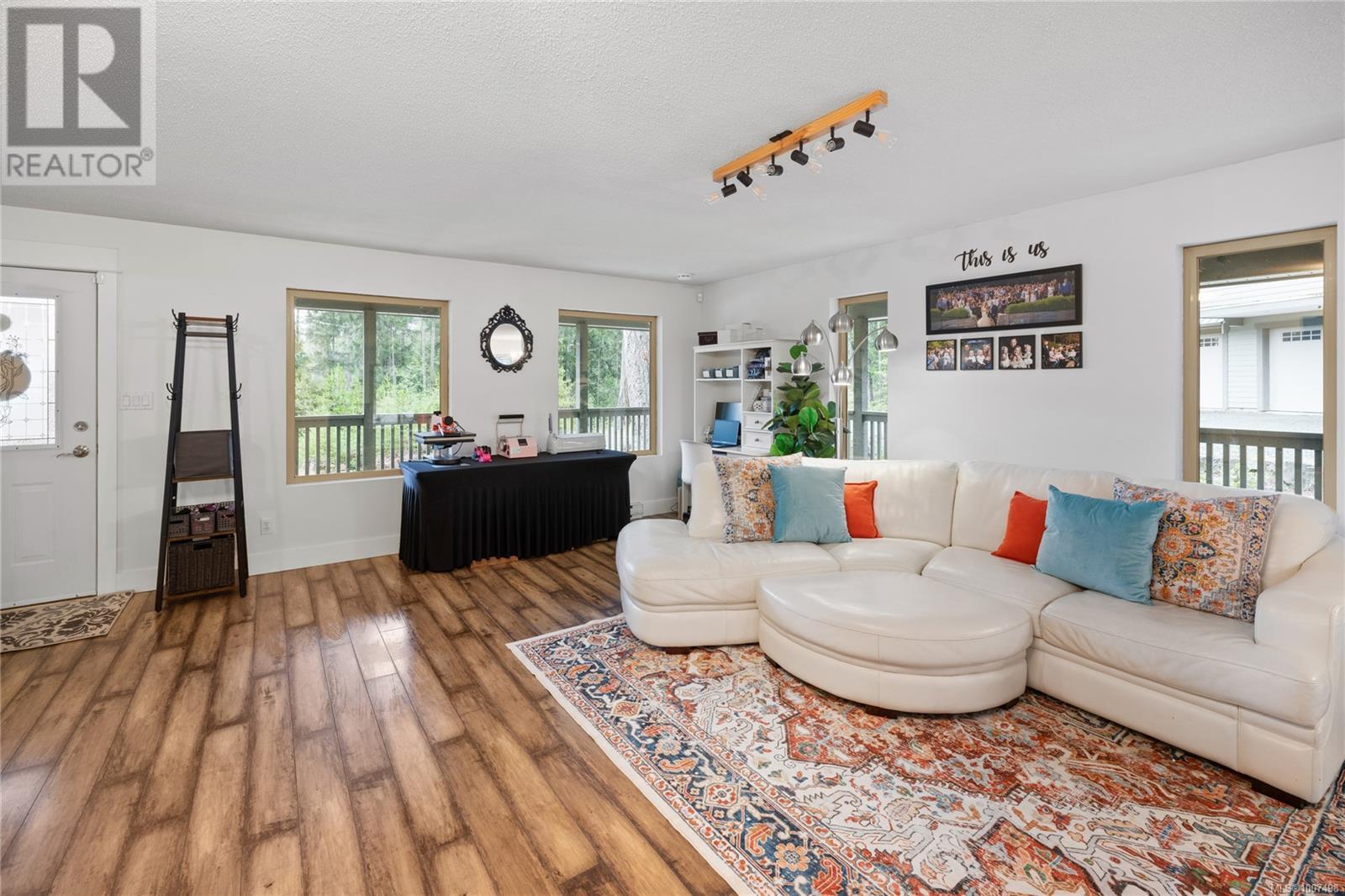 Photo 22 of 907 Hemsworth Rd, Qualicum Beach BC