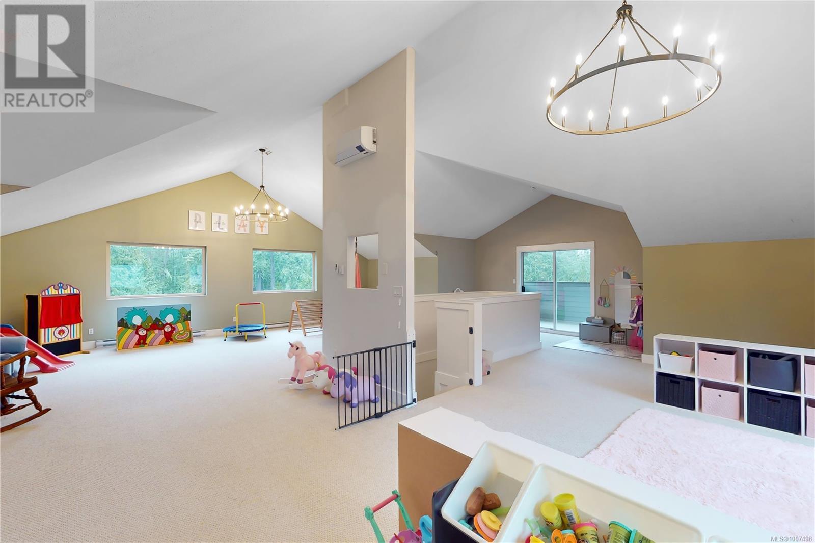 Photo 11 of 907 Hemsworth Rd, Qualicum Beach BC