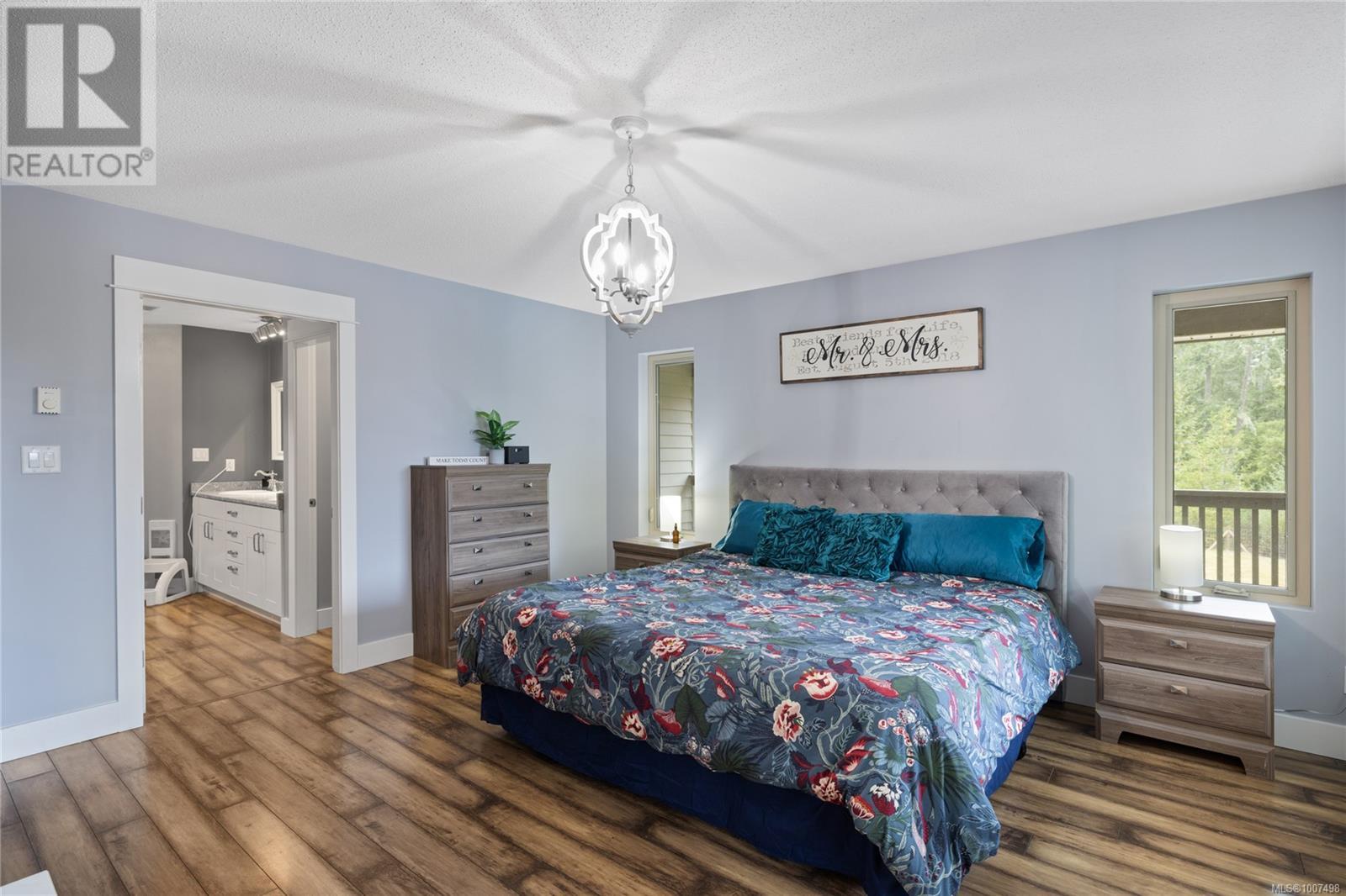 Photo 10 of 907 Hemsworth Rd, Qualicum Beach BC