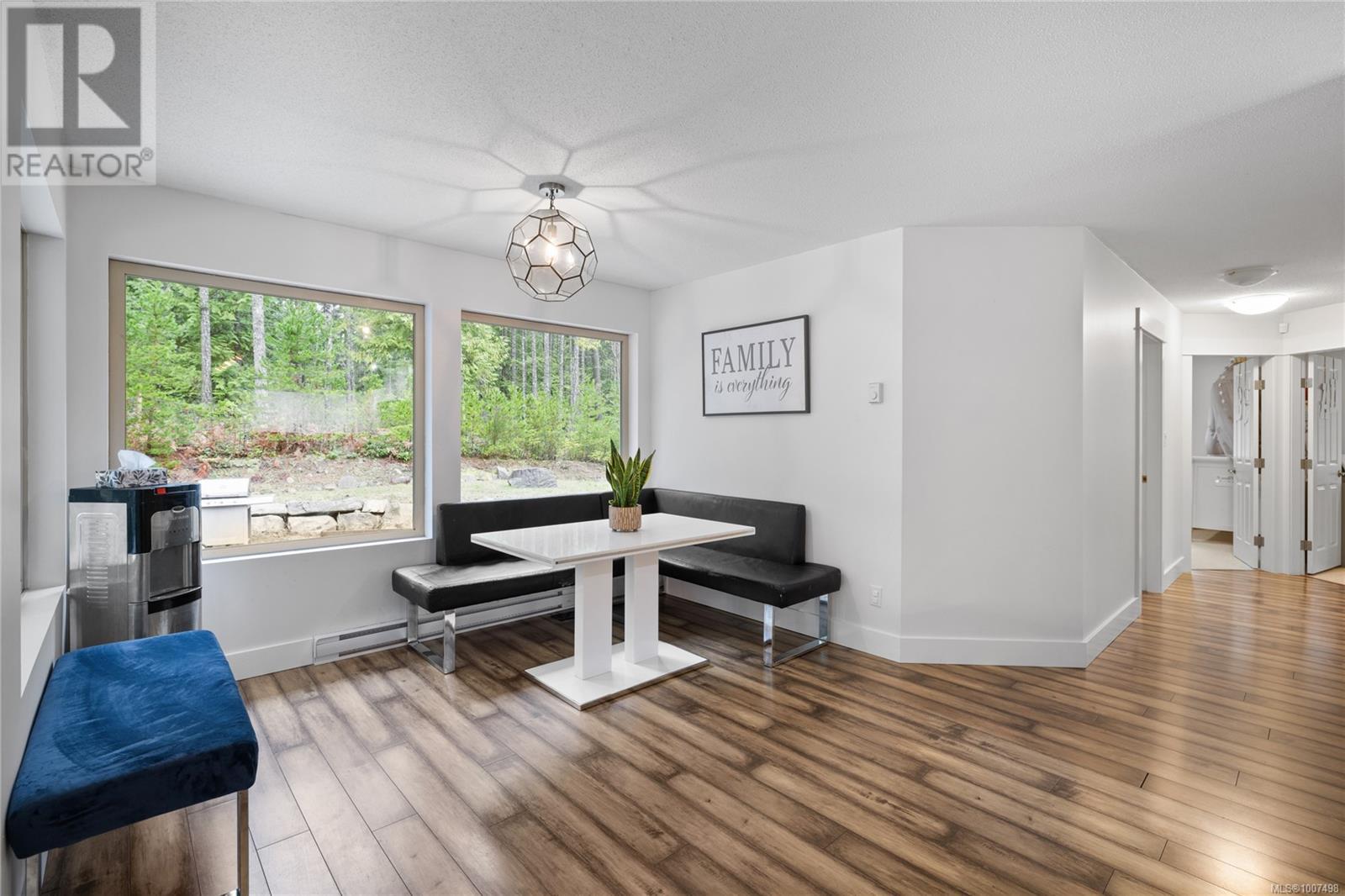 Photo 30 of 907 Hemsworth Rd, Qualicum Beach BC