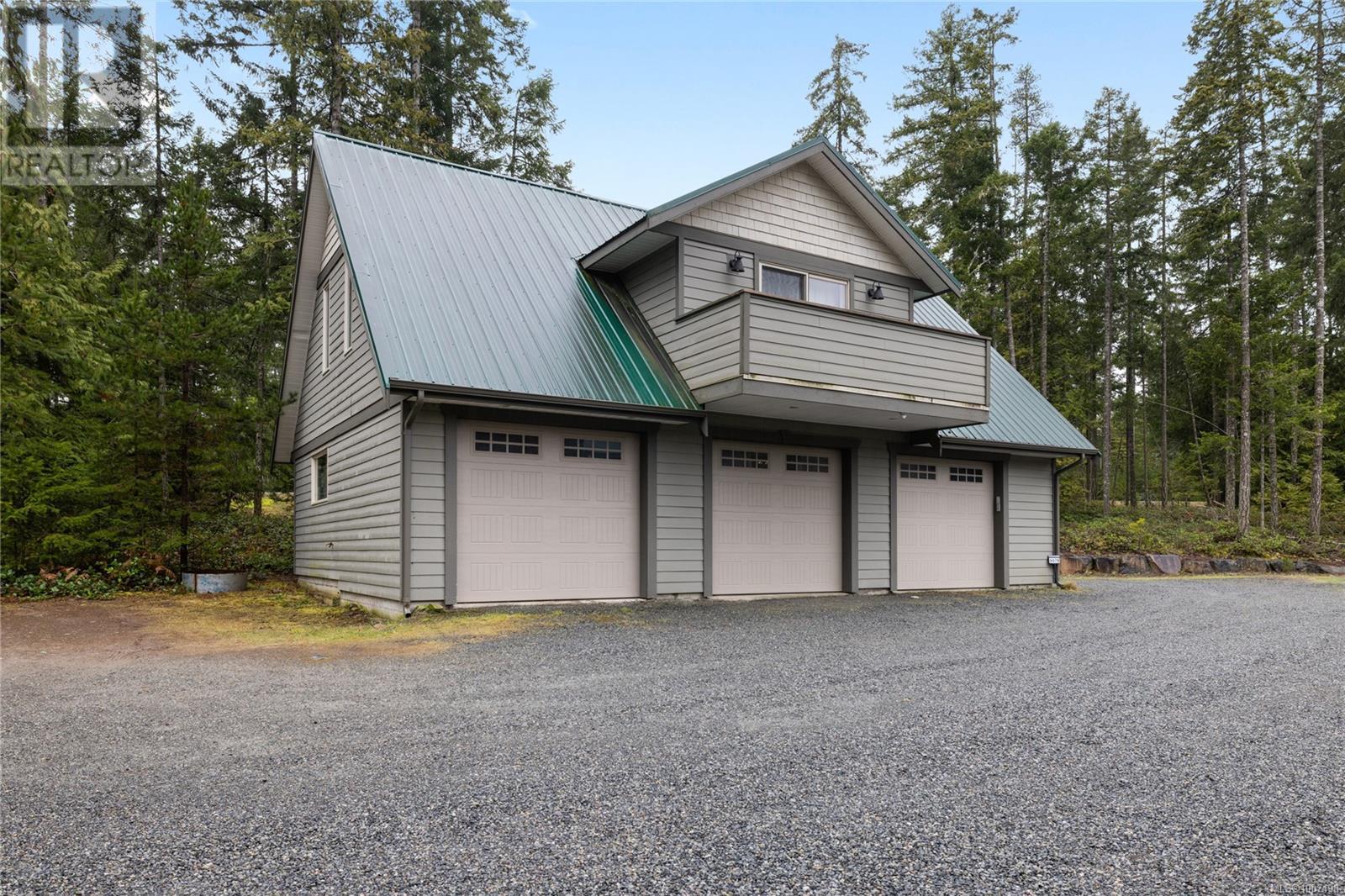 Photo 14 of 907 Hemsworth Rd, Qualicum Beach BC