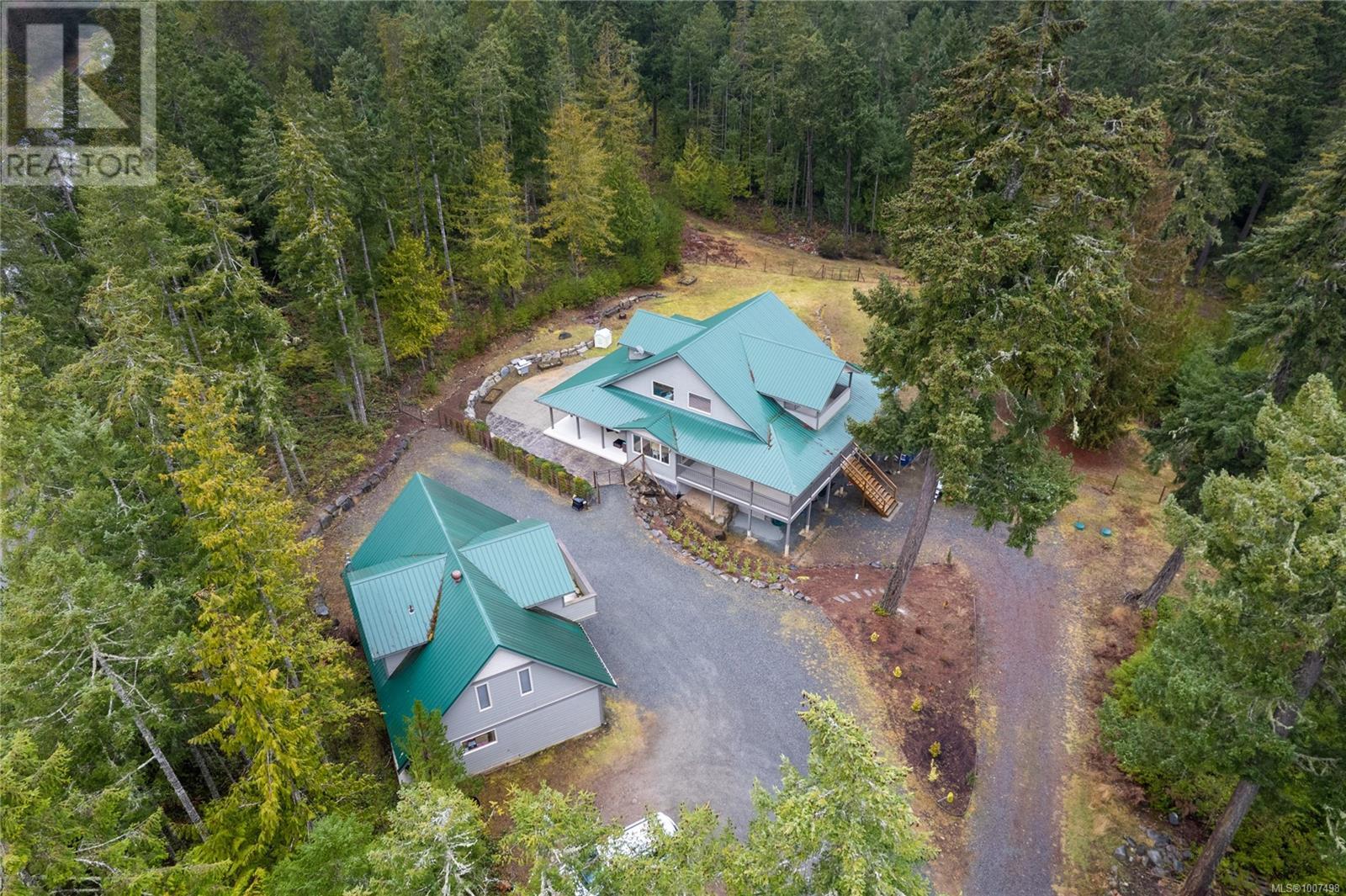 Photo 3 of 907 Hemsworth Rd, Qualicum Beach BC