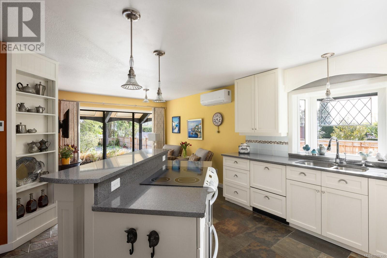  10807 Madrona Drive, North Saanich