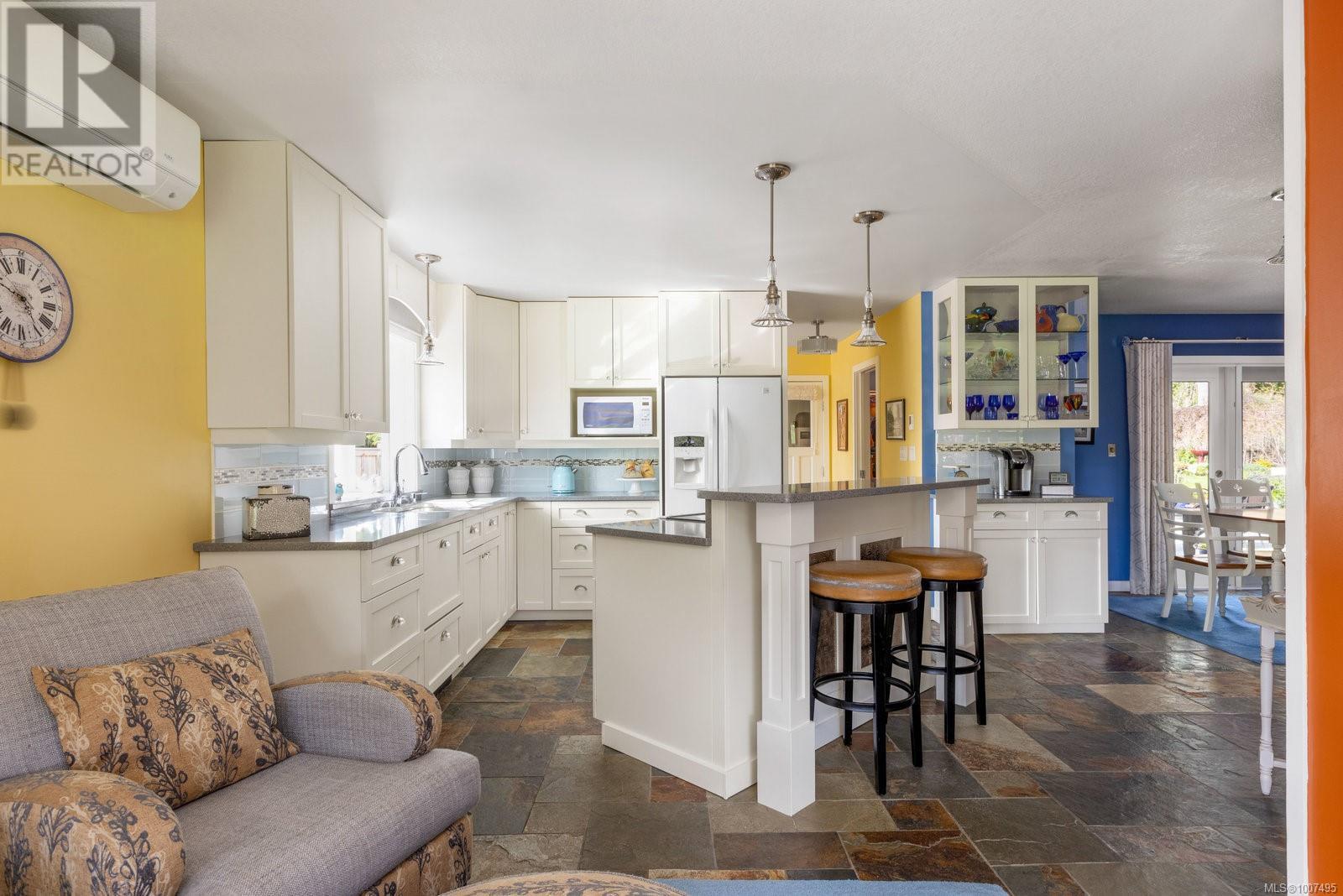  10807 Madrona Drive, North Saanich