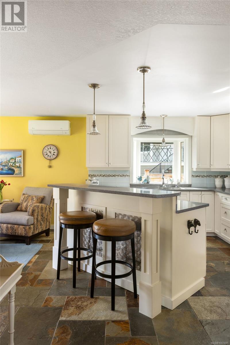  10807 Madrona Drive, North Saanich
