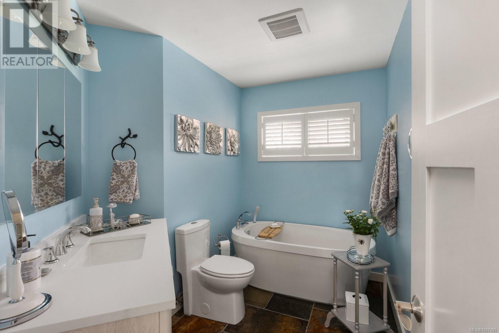  10807 Madrona Drive, North Saanich
