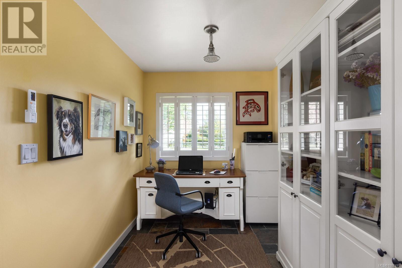  10807 Madrona Drive, North Saanich