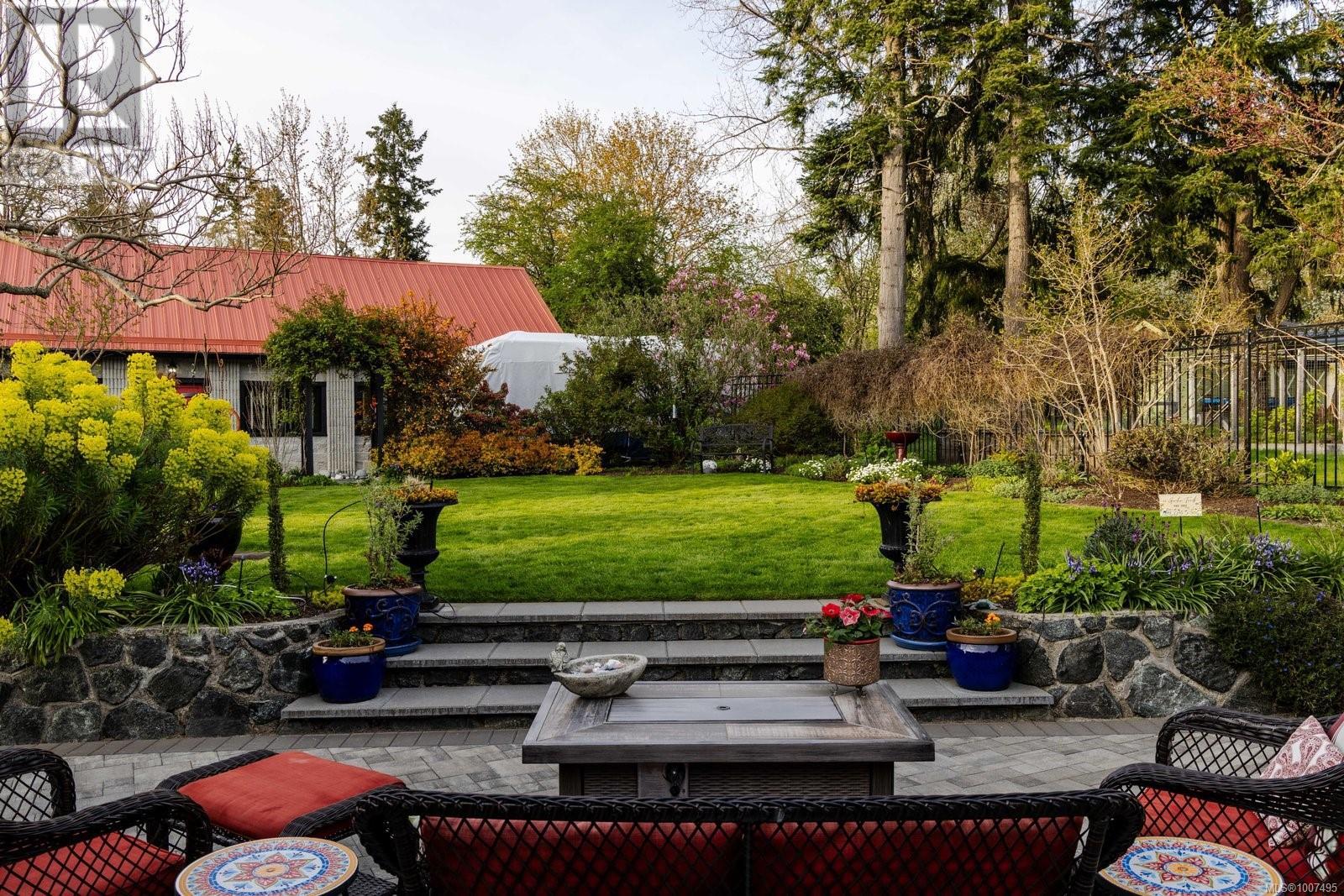  10807 Madrona Drive, North Saanich