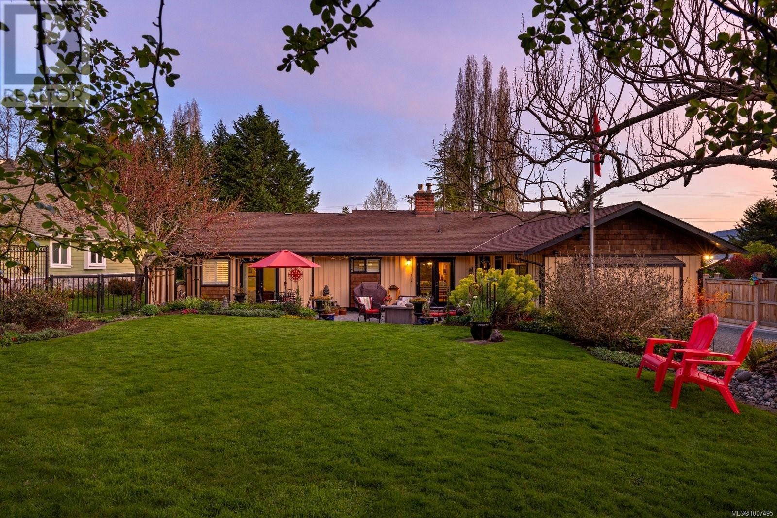  10807 Madrona Drive, North Saanich