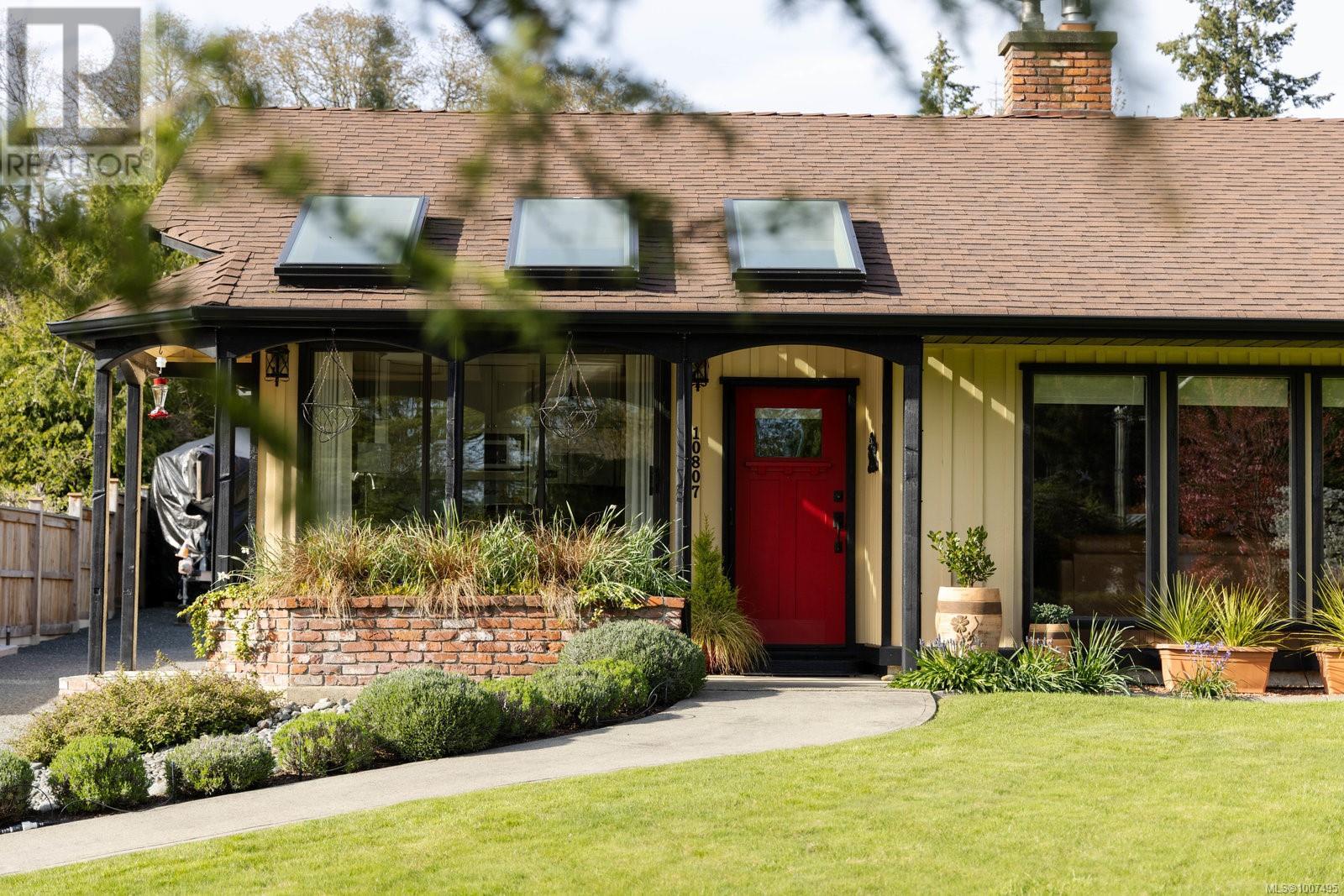  10807 Madrona Drive, North Saanich