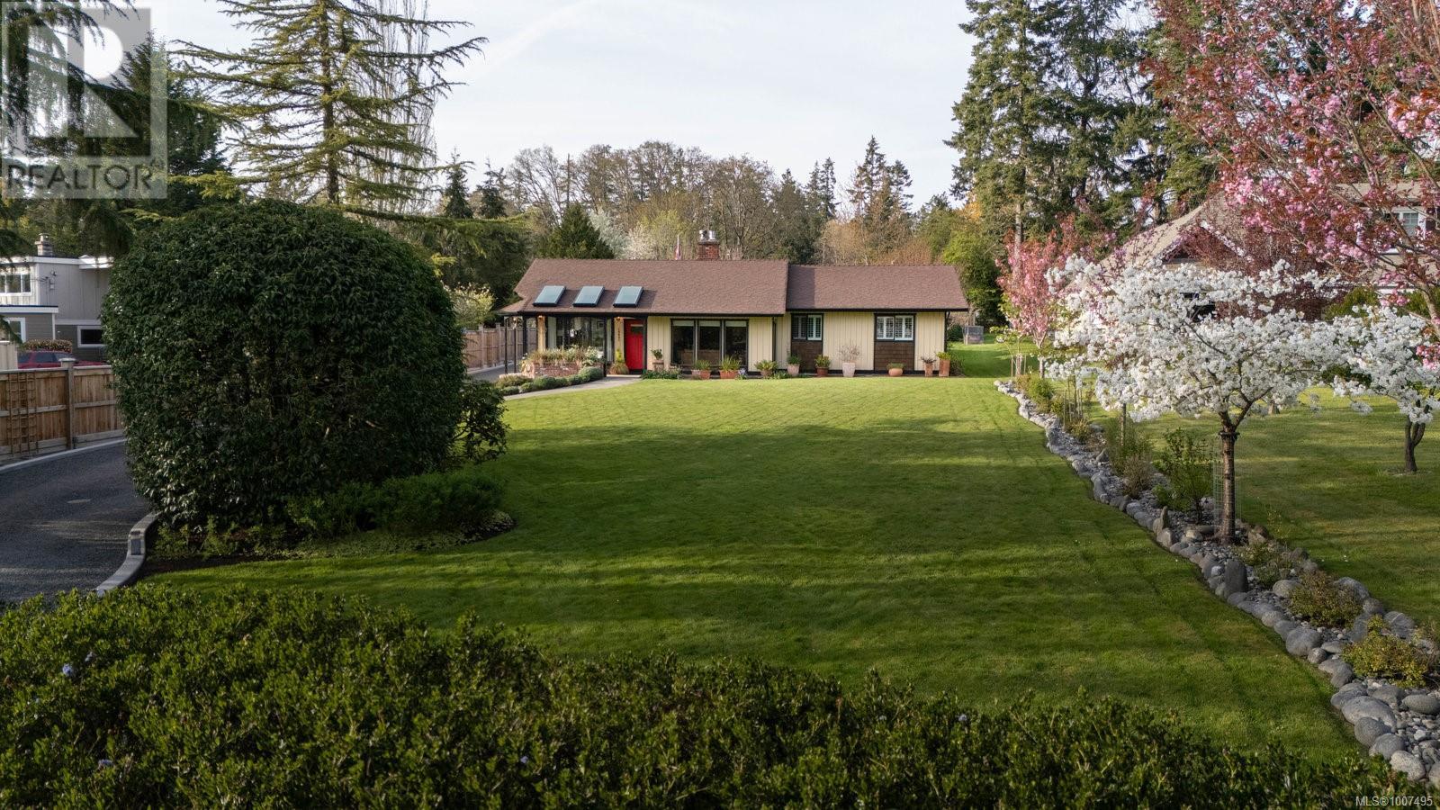 10807 Madrona Drive, North Saanich