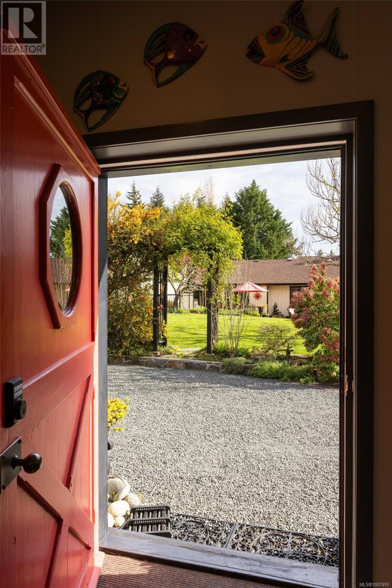  10807 Madrona Drive, North Saanich