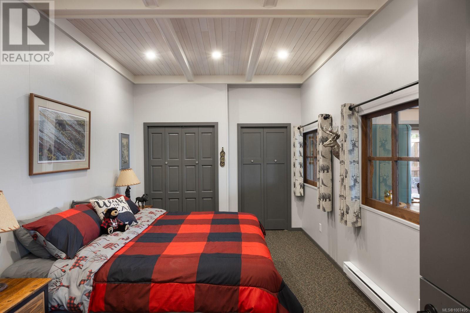  10807 Madrona Drive, North Saanich