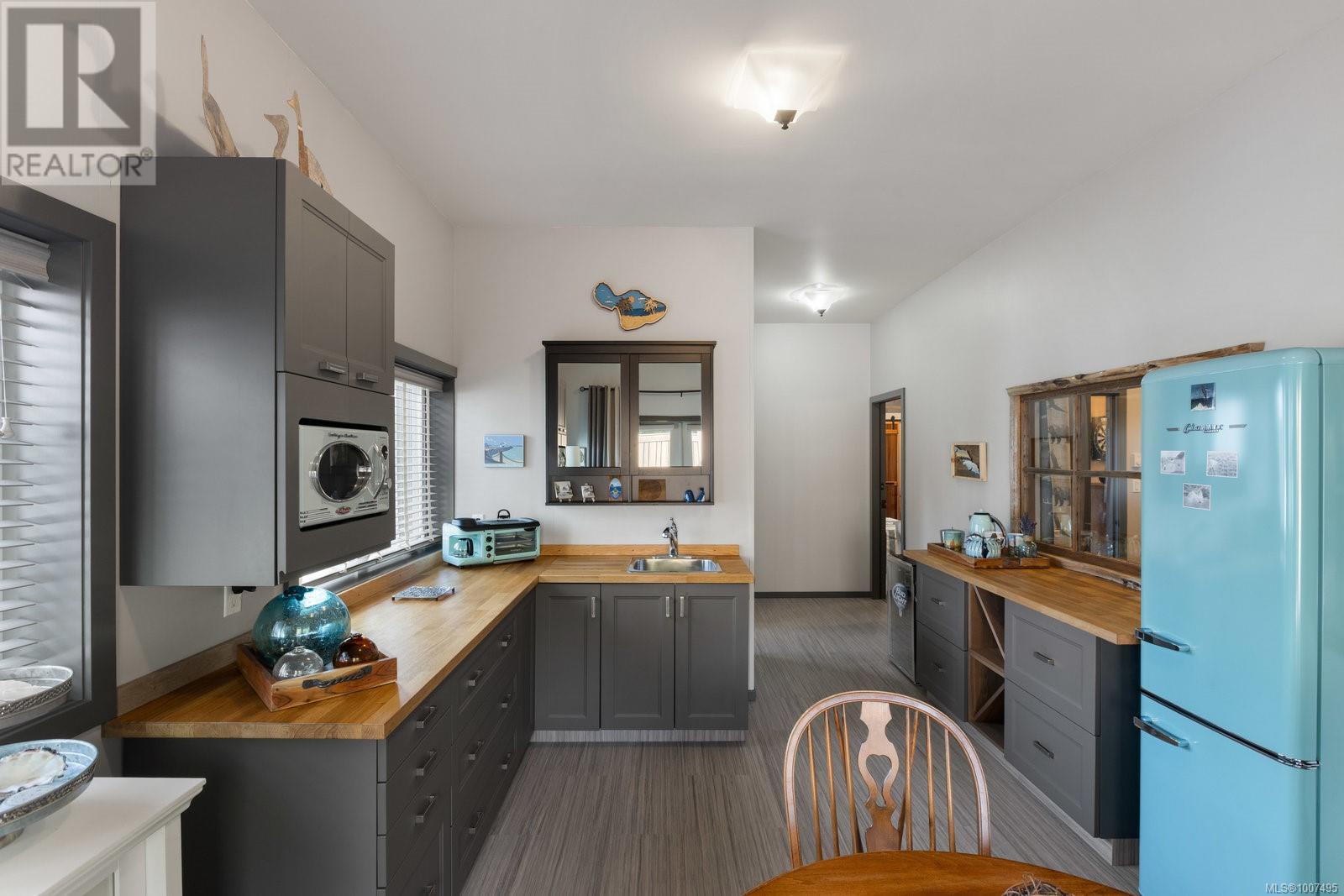  10807 Madrona Drive, North Saanich
