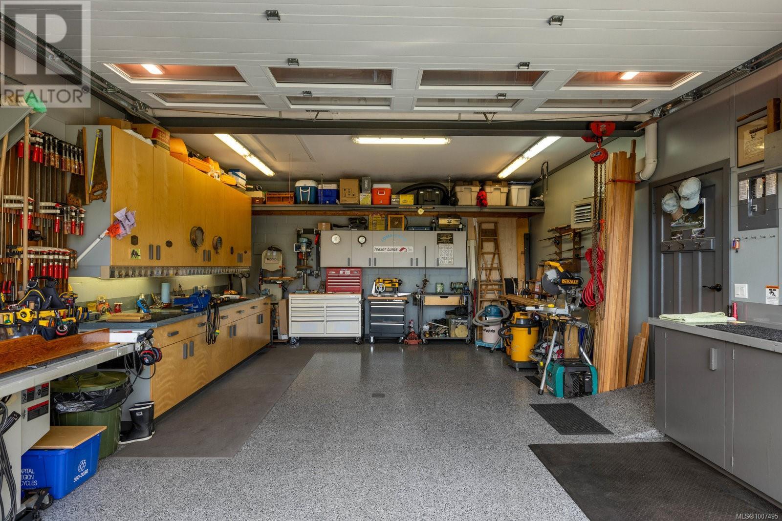  10807 Madrona Drive, North Saanich