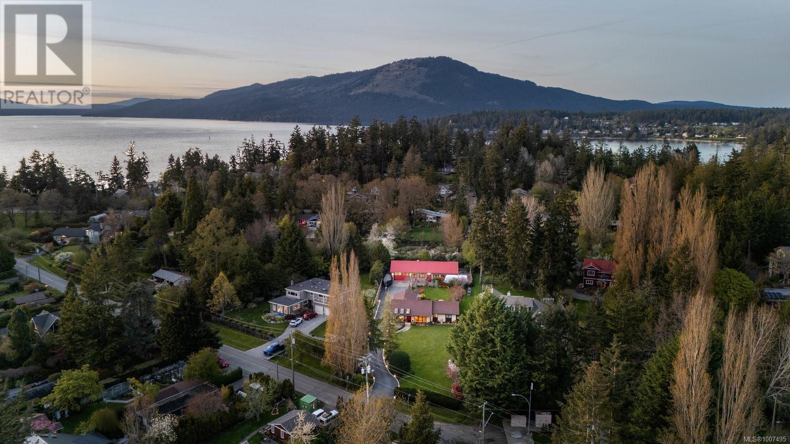  10807 Madrona Drive, North Saanich