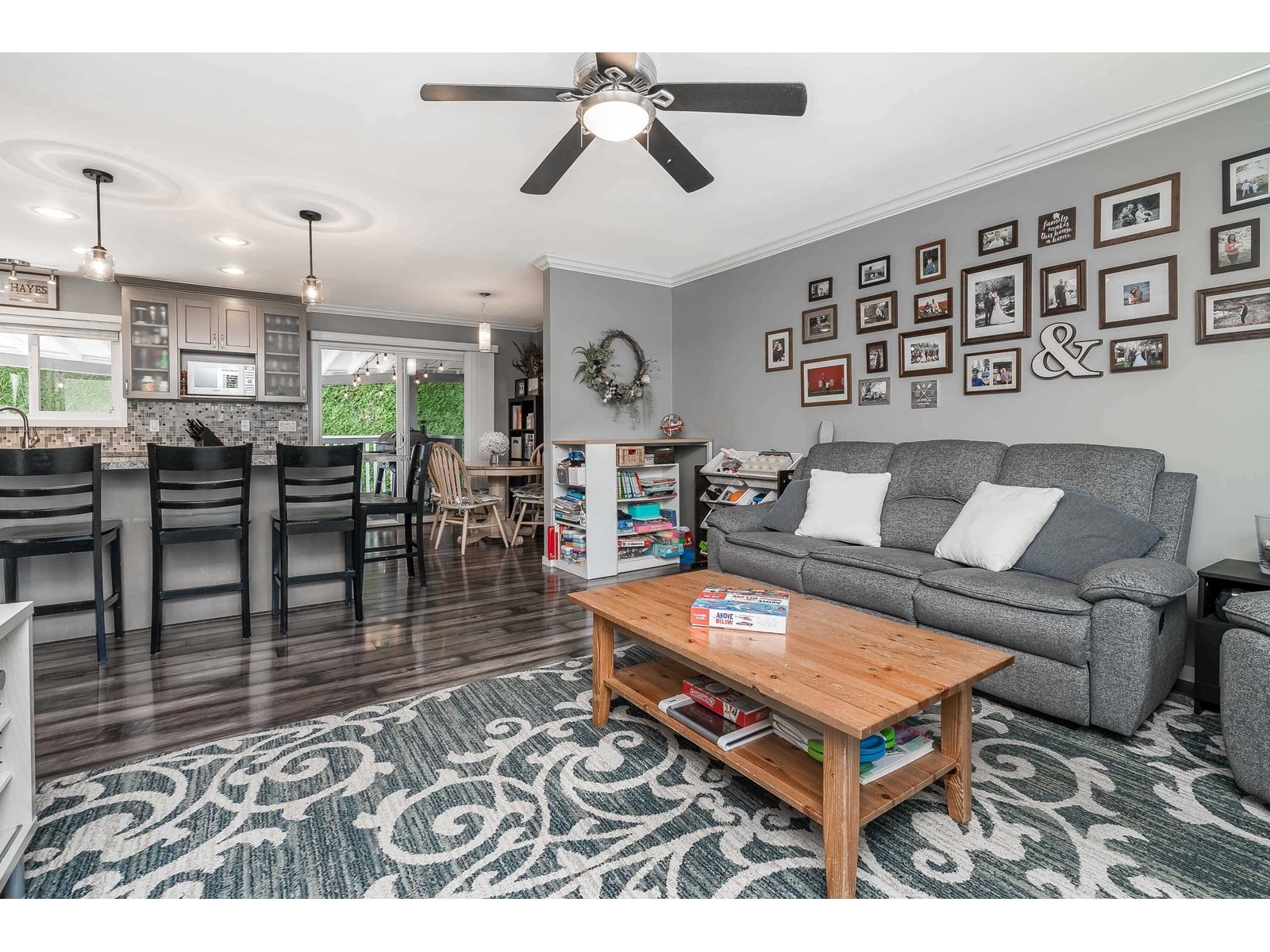 Photo 10 of 20712 52 Avenue, Langley BC