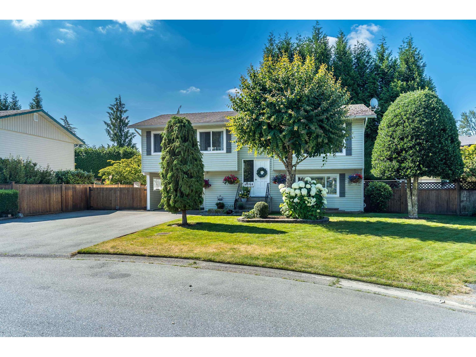 Photo 1 of 20712 52 Avenue, Langley BC