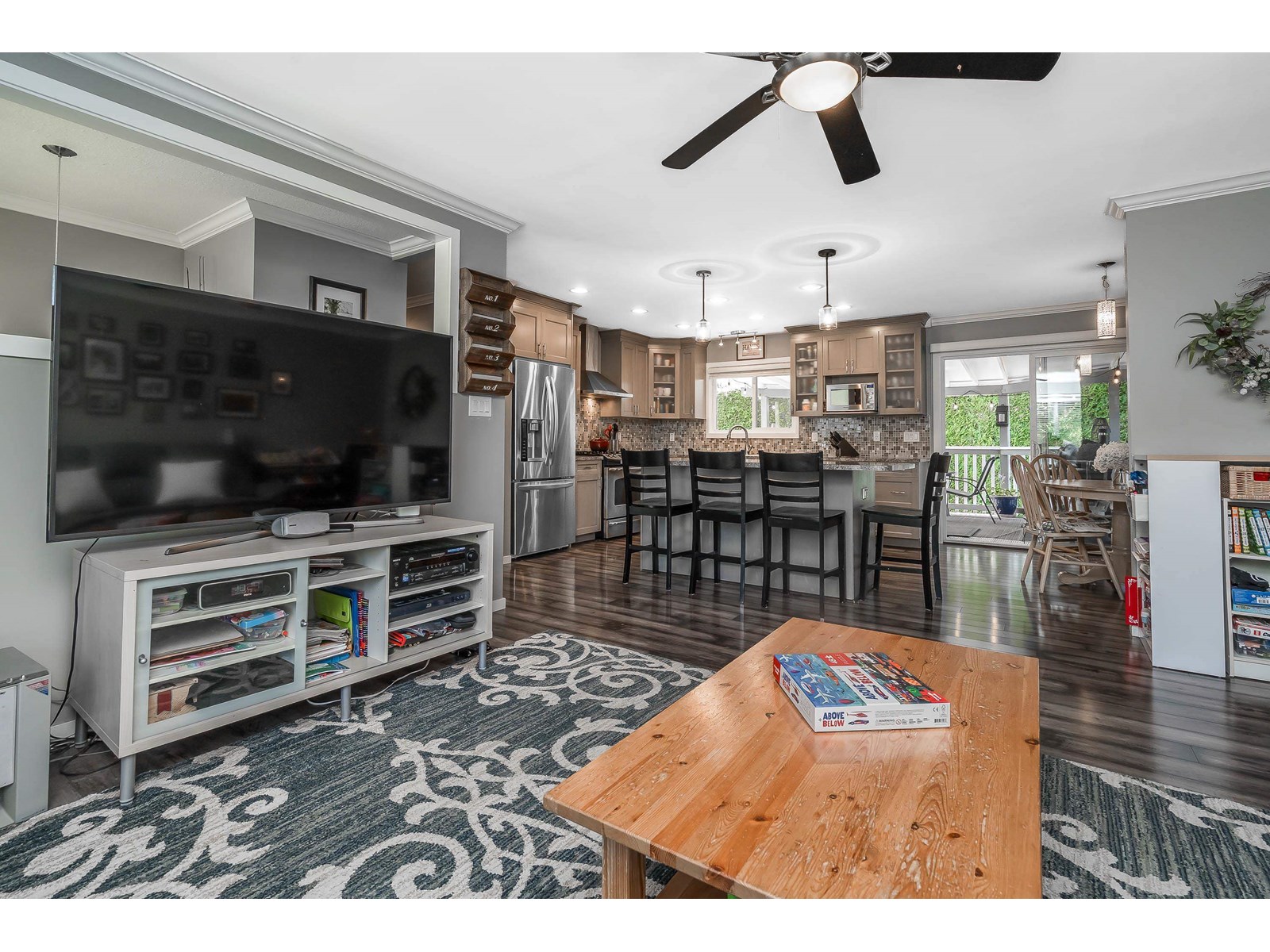 Photo 9 of 20712 52 Avenue, Langley BC