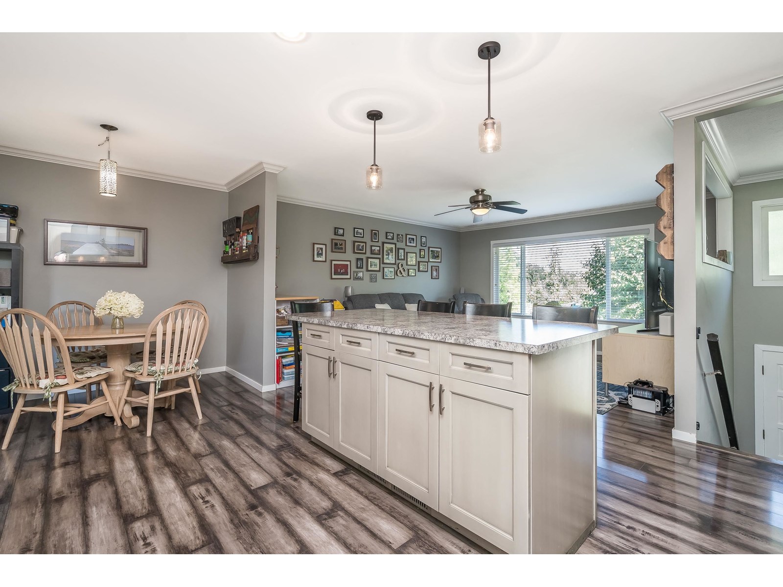 Photo 14 of 20712 52 Avenue, Langley BC