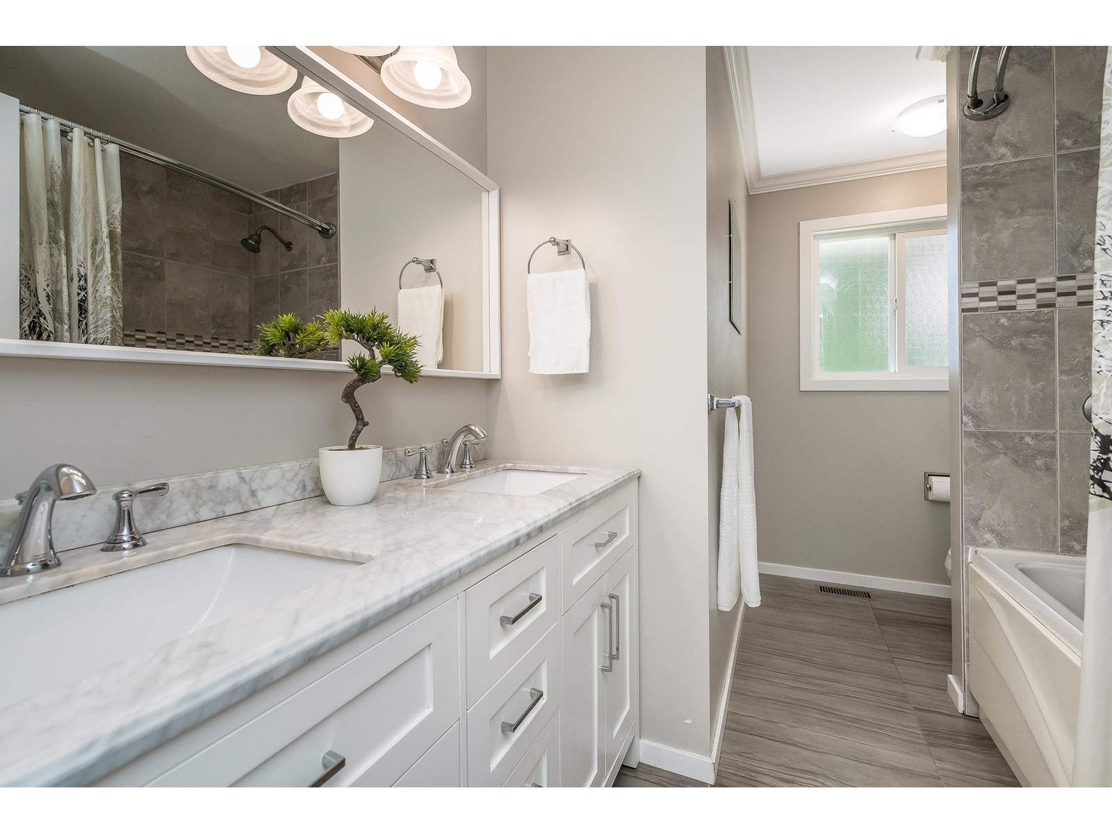 Photo 18 of 20712 52 Avenue, Langley BC