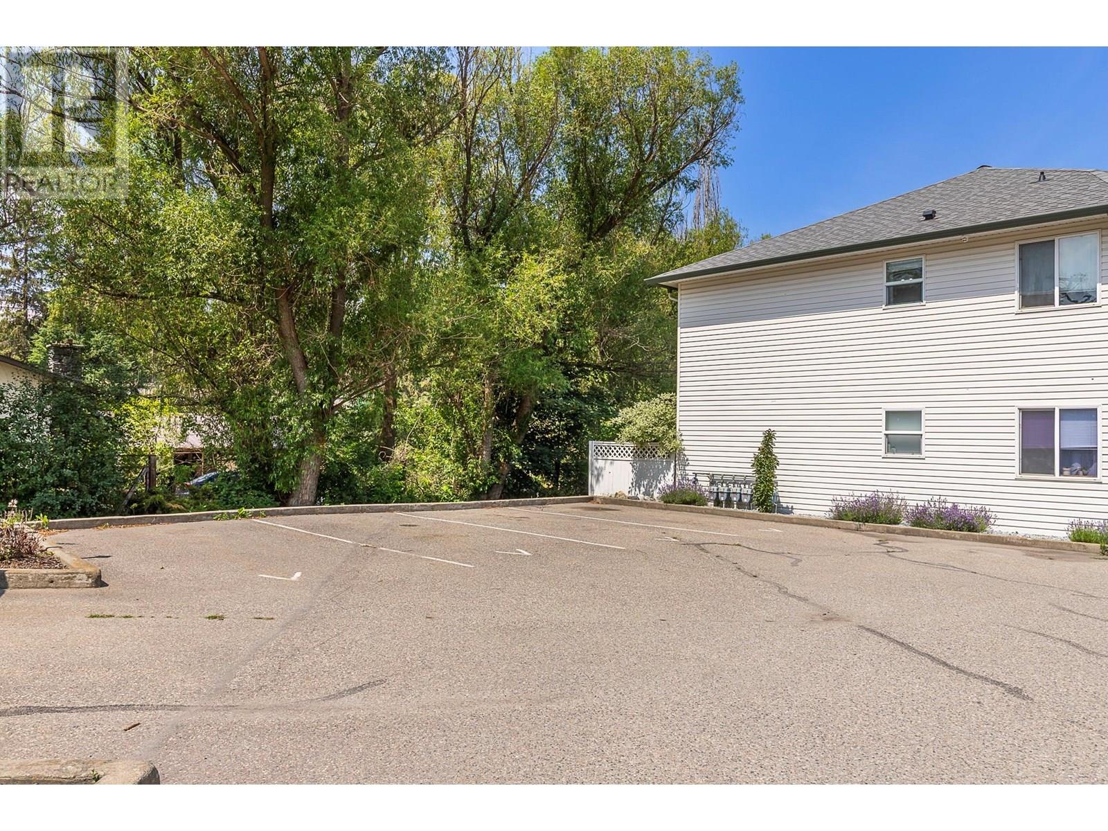 602 Browne Road Unit# 12, Vernon