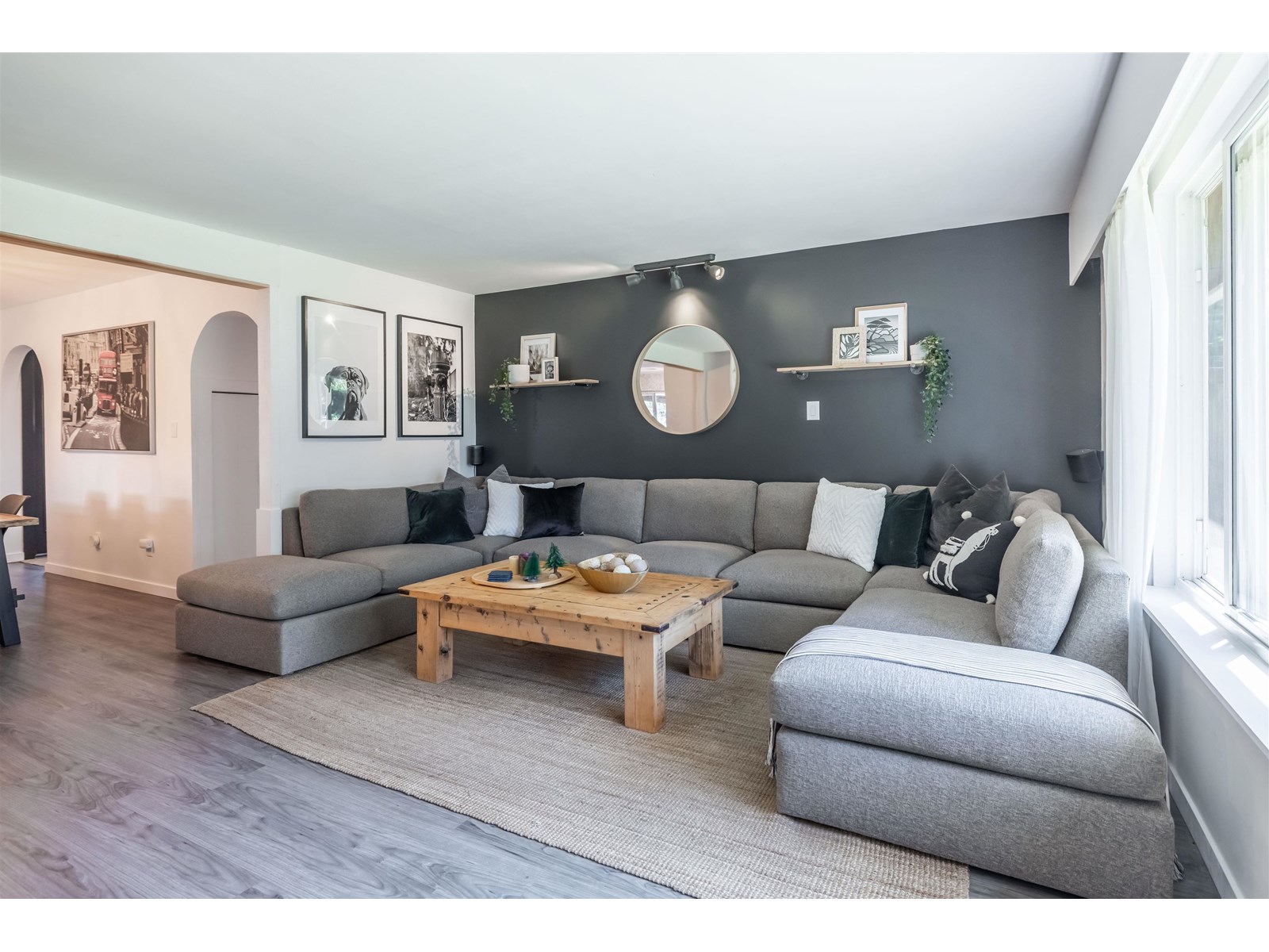 Photo 9 of 22806 Rennie Avenue, Langley BC