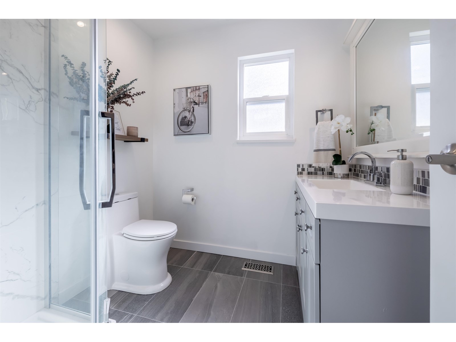 Photo 17 of 22806 Rennie Avenue, Langley BC