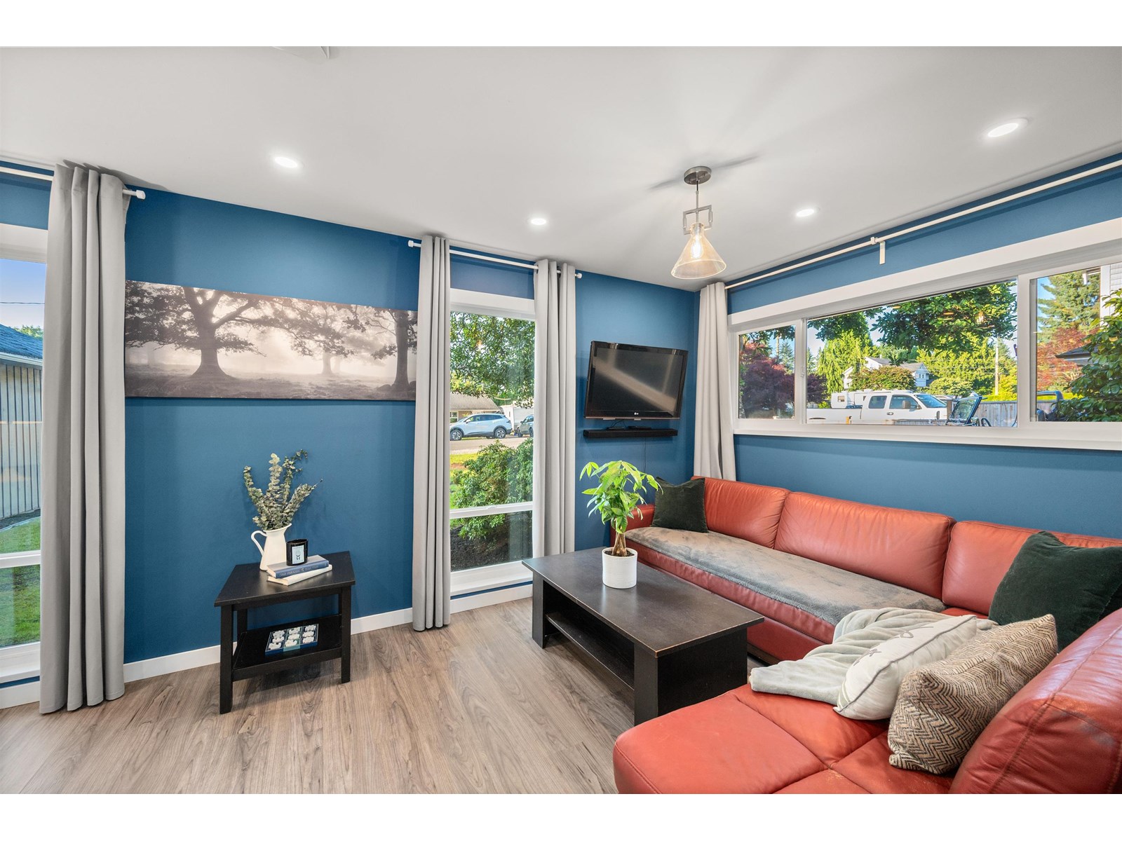 Photo 10 of 22806 Rennie Avenue, Langley BC