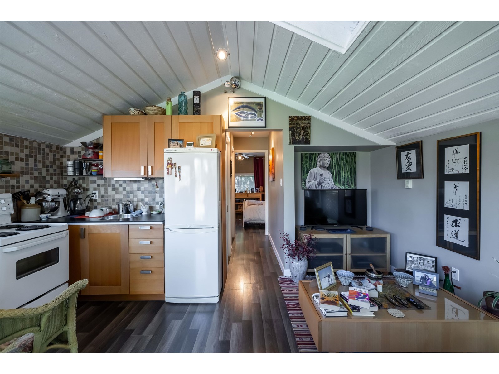 Photo 8 of 22806 Rennie Avenue, Langley BC