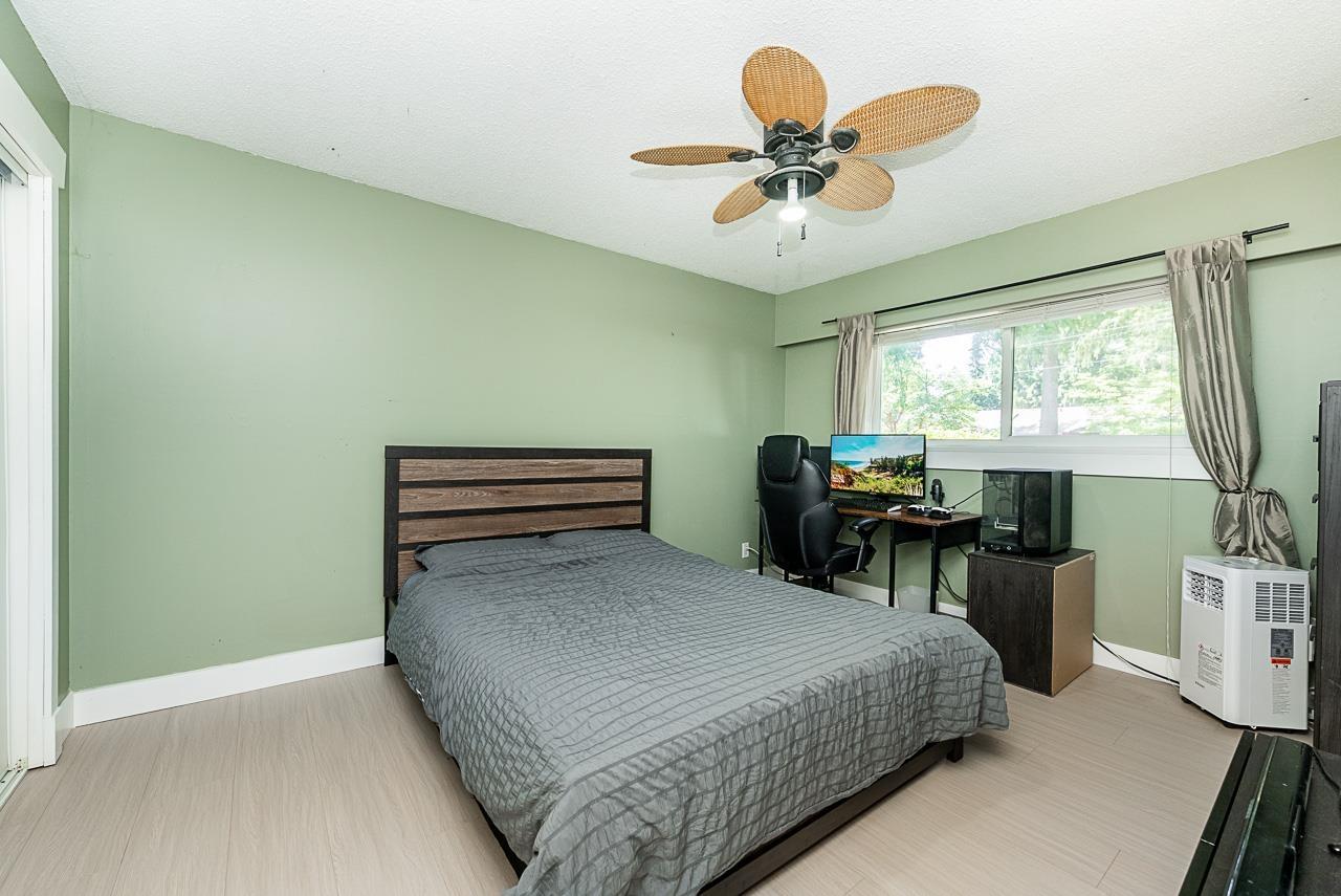 Photo 18 of 4566 206 A Street, Langley BC