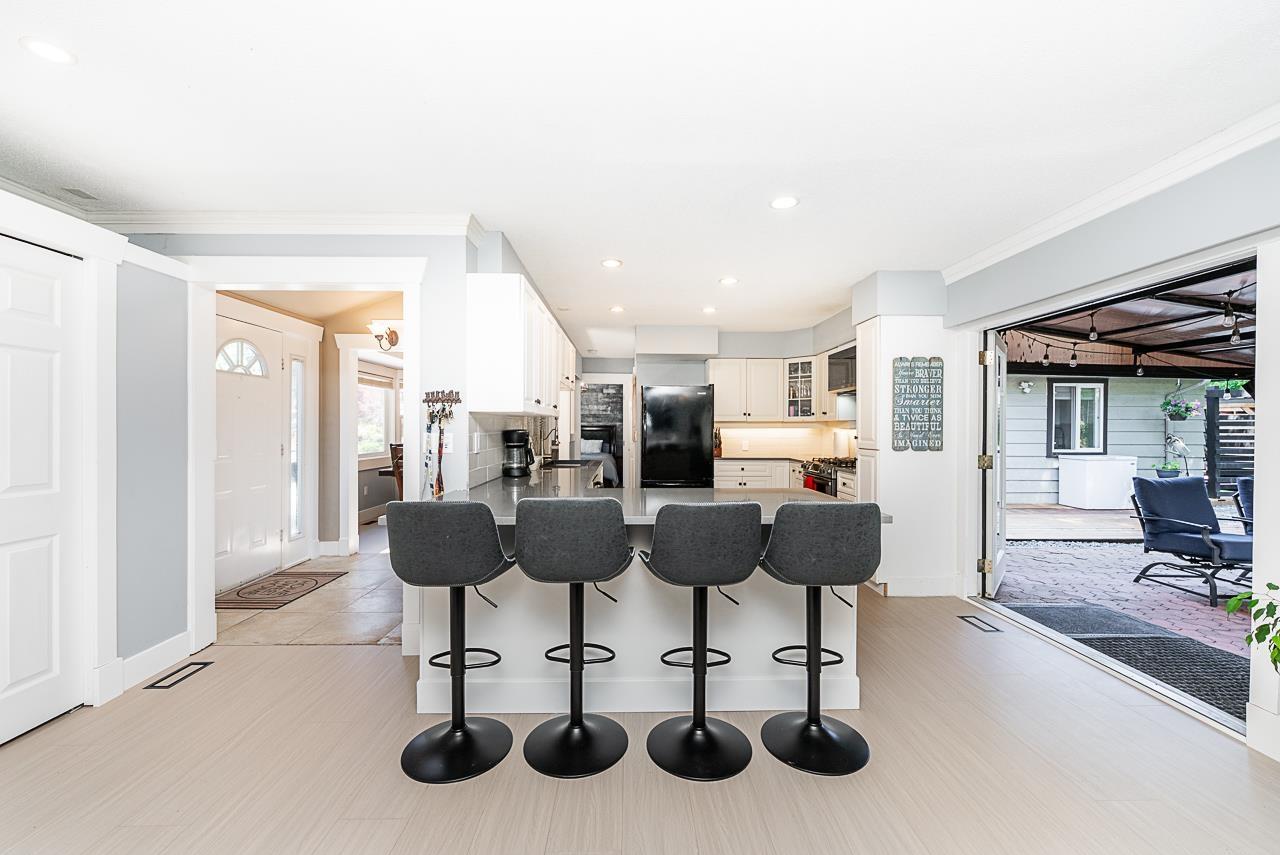 Photo 8 of 4566 206 A Street, Langley BC